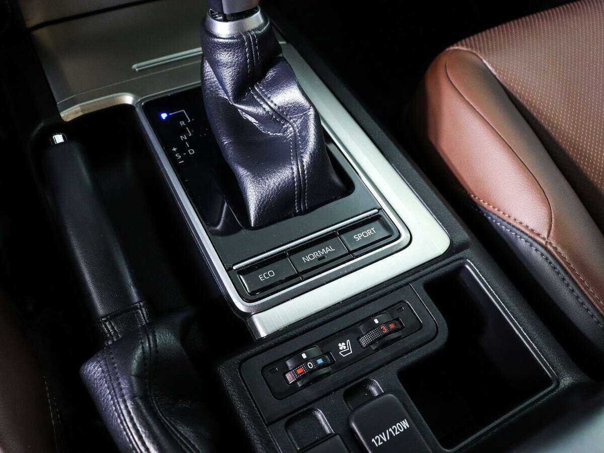 Купить Toyota Land Cruiser Prado с пробегом. Фото: #14