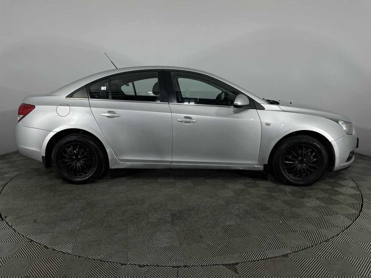 Купить Chevrolet Cruze с пробегом. Фото: #3