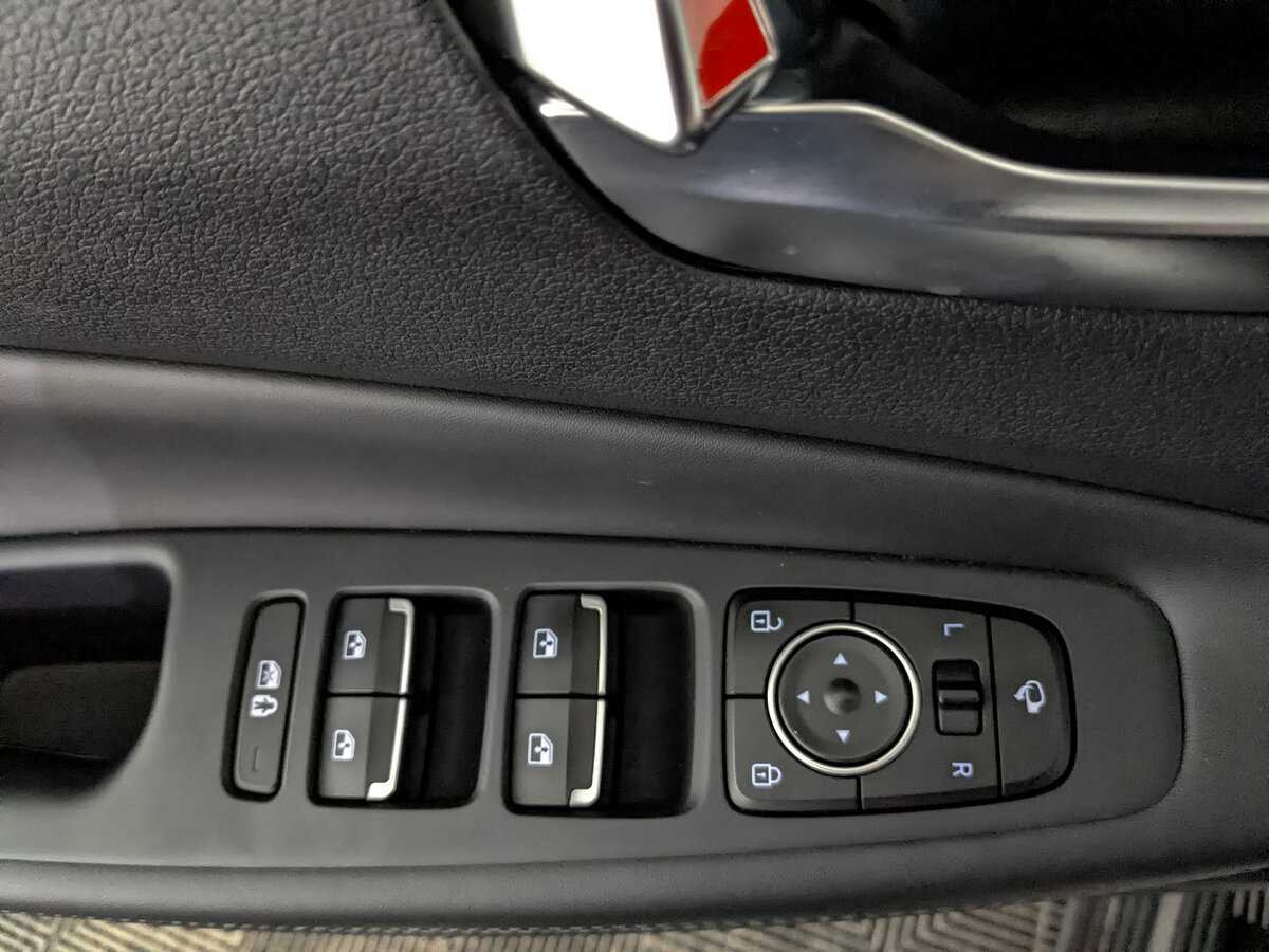 Купить Hyundai Santa Fe с пробегом. Фото: #24