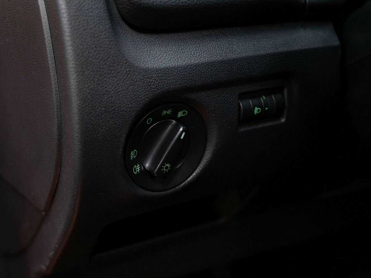 Купить Skoda Fabia с пробегом. Фото: #17