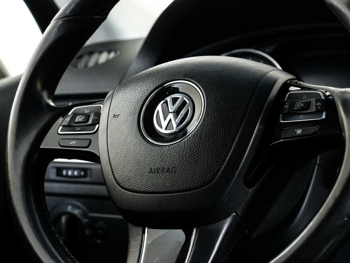 Купить Volkswagen Touareg с пробегом. Фото: #11