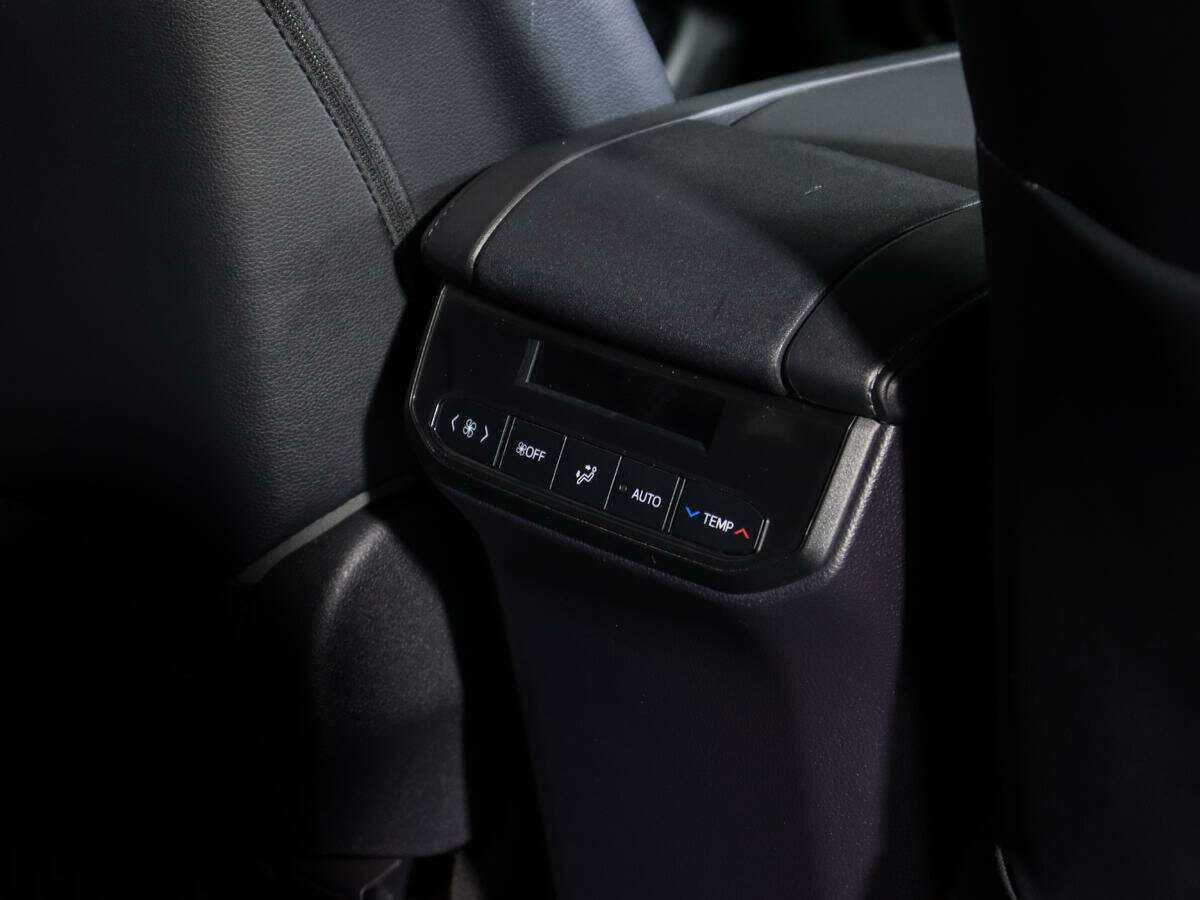Купить Toyota Highlander с пробегом. Фото: #17