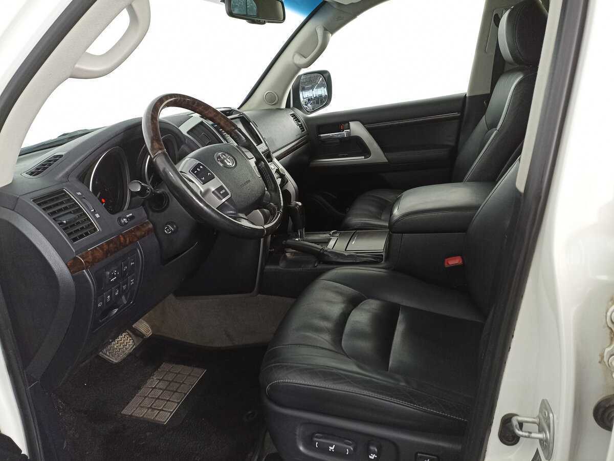 Купить Toyota Land Cruiser с пробегом. Фото: #15