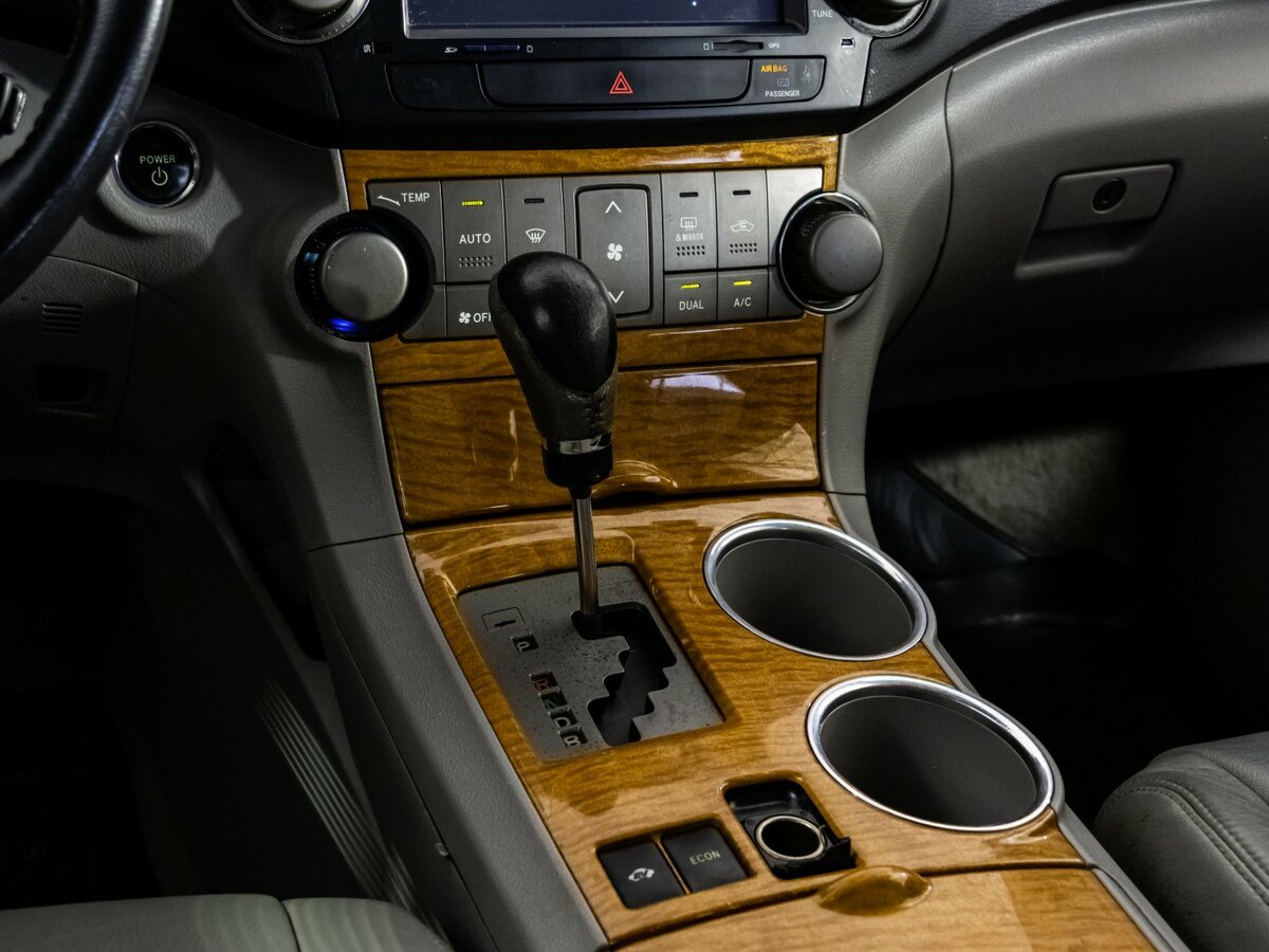Купить Toyota Highlander с пробегом. Фото: #9