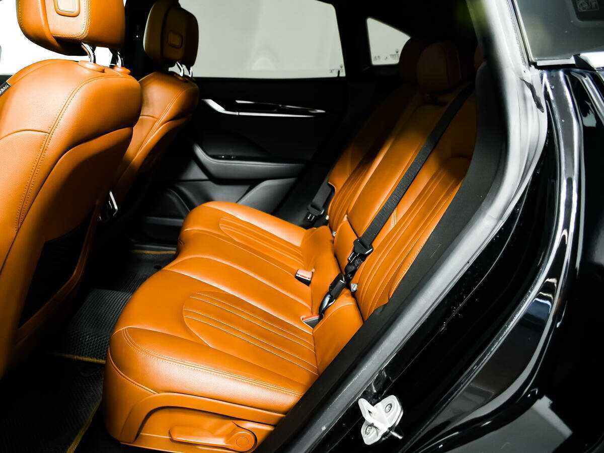 Купить Maserati Levante с пробегом. Фото: #9