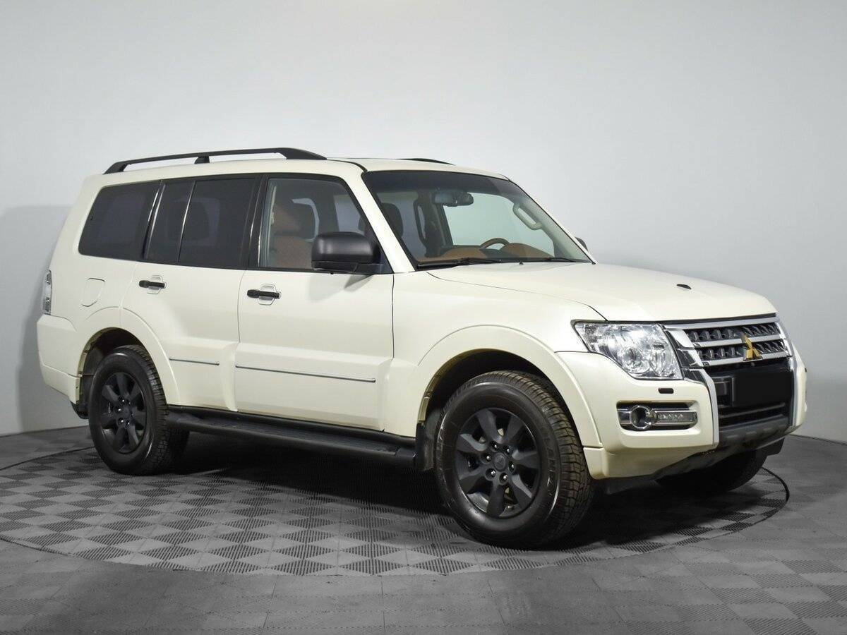 Купить Mitsubishi Pajero с пробегом. Фото: #2