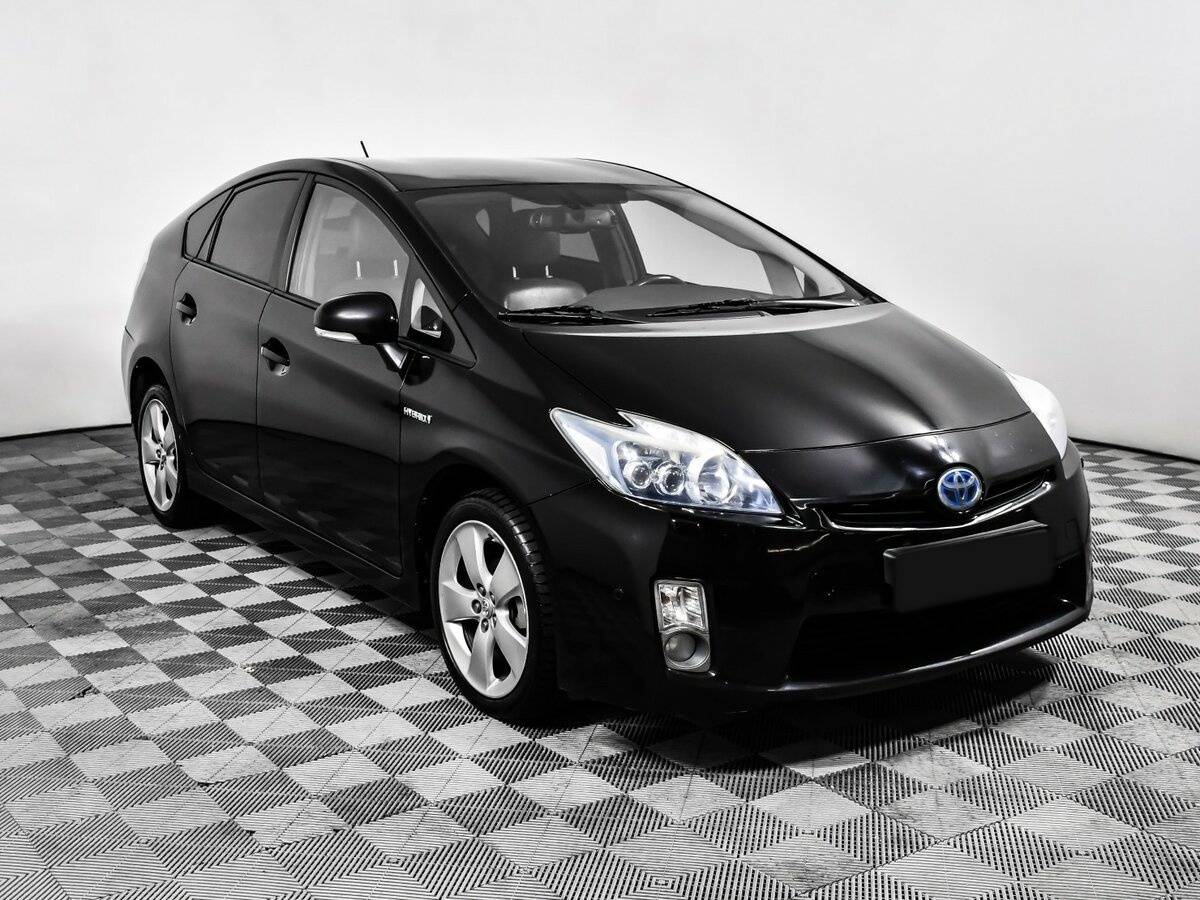 Купить Toyota Prius с пробегом. Фото: #2