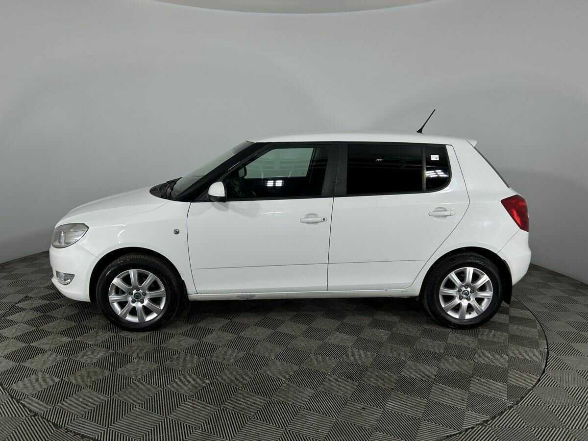 Купить Skoda Fabia с пробегом. Фото: #4