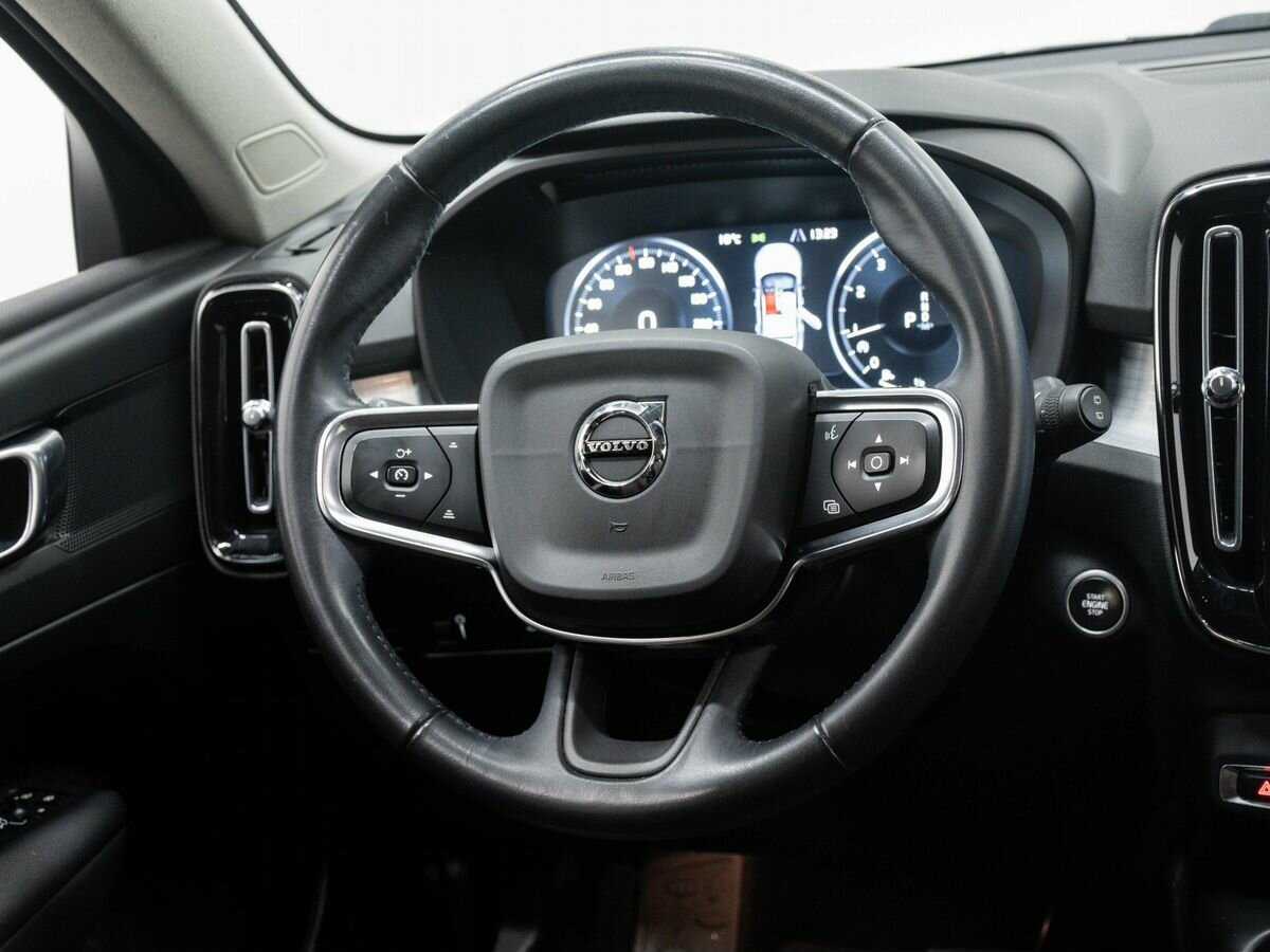 Купить Volvo XC40 с пробегом. Фото: #11