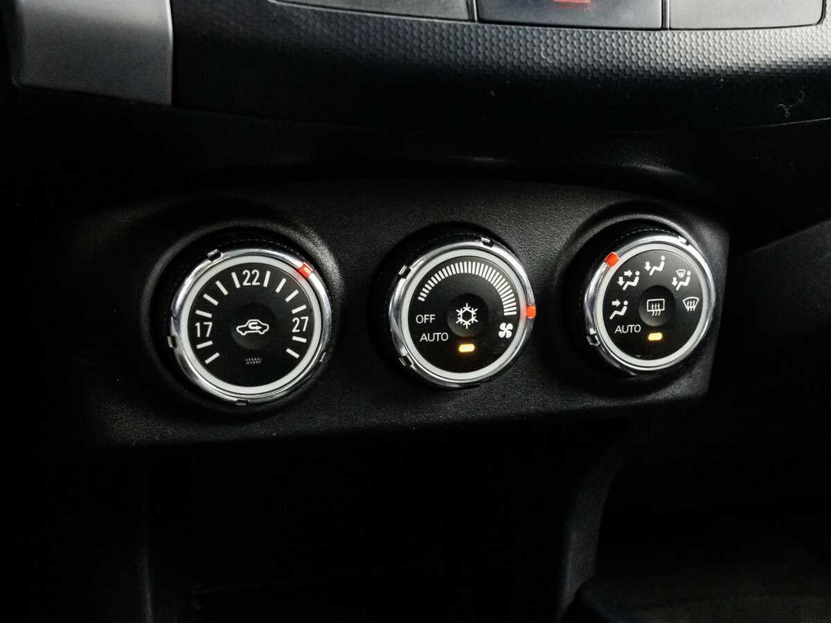 Купить Mitsubishi Outlander с пробегом. Фото: #10