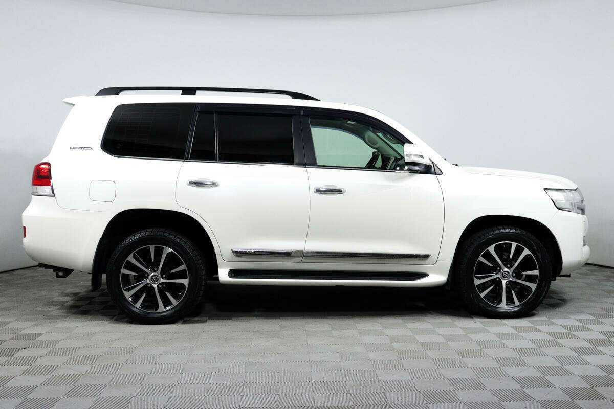 Купить Toyota Land Cruiser с пробегом. Фото: #3