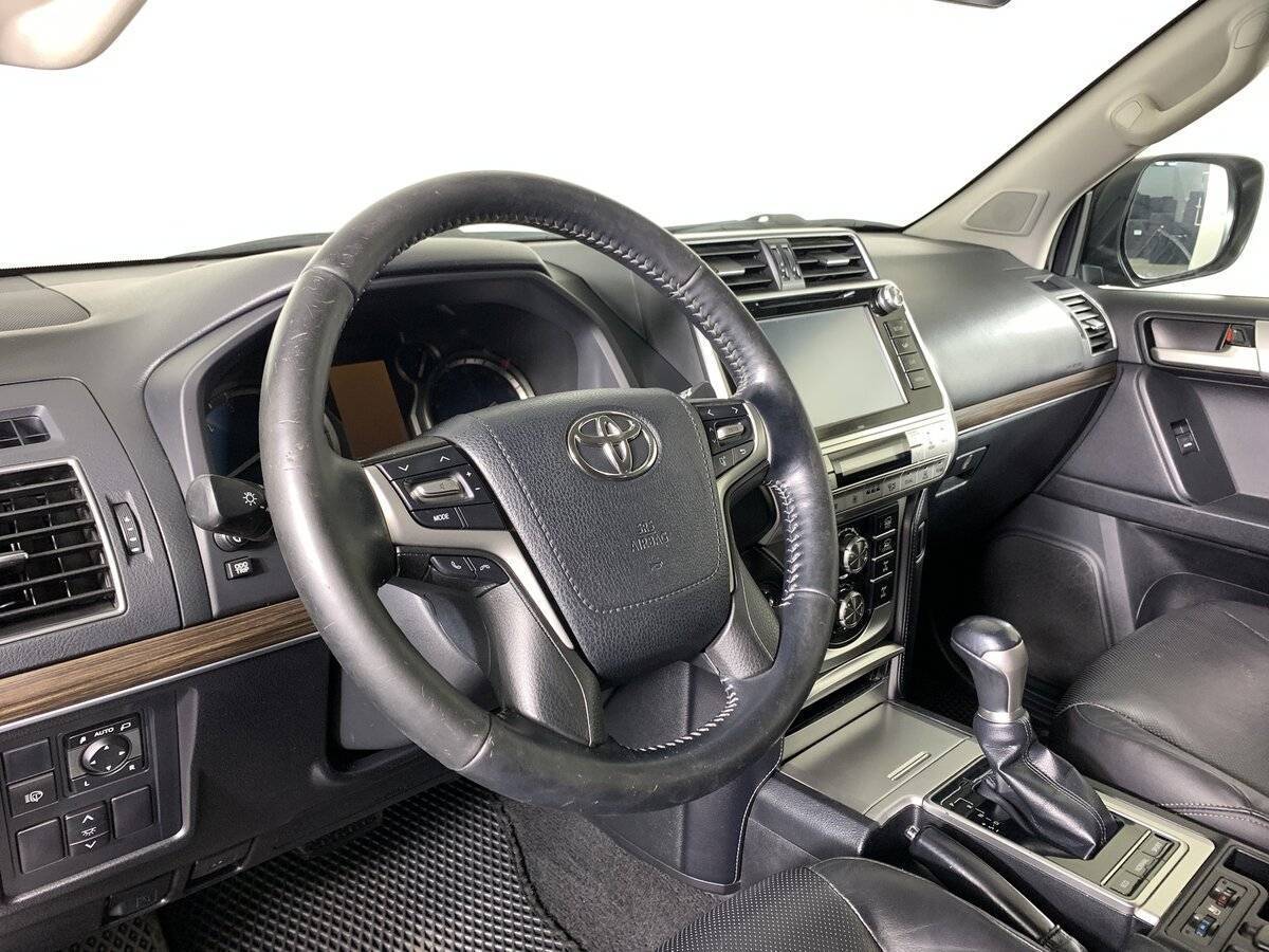 Купить Toyota Land Cruiser Prado с пробегом. Фото: #10