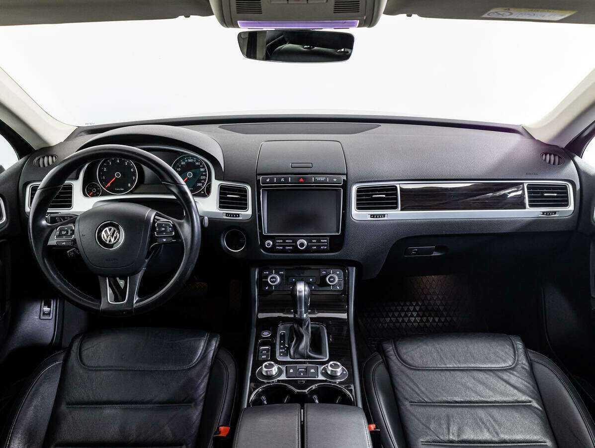 Купить Volkswagen Touareg с пробегом. Фото: #10