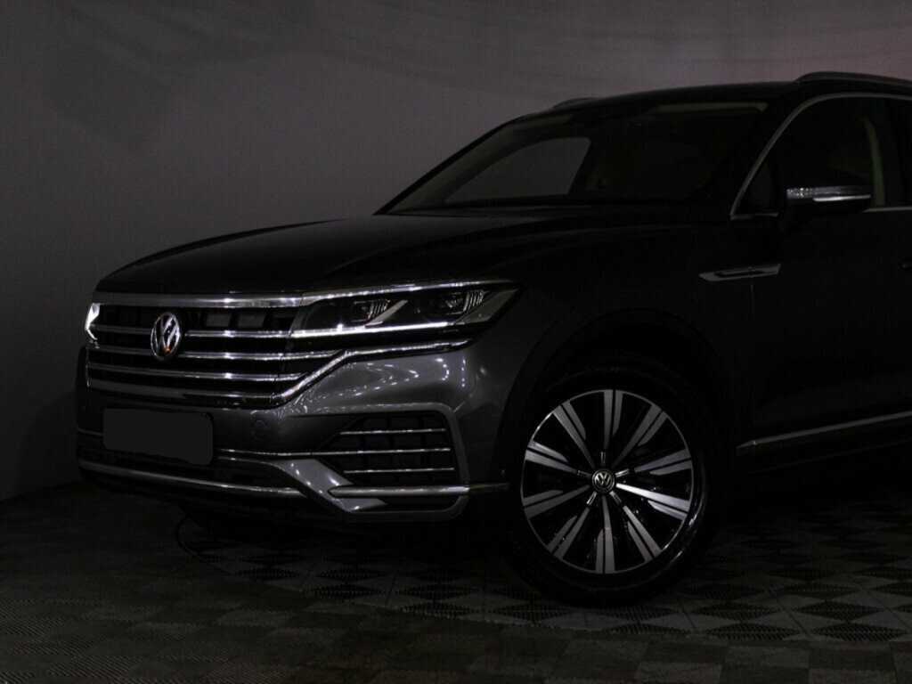 Купить Volkswagen Touareg с пробегом. Фото: #33