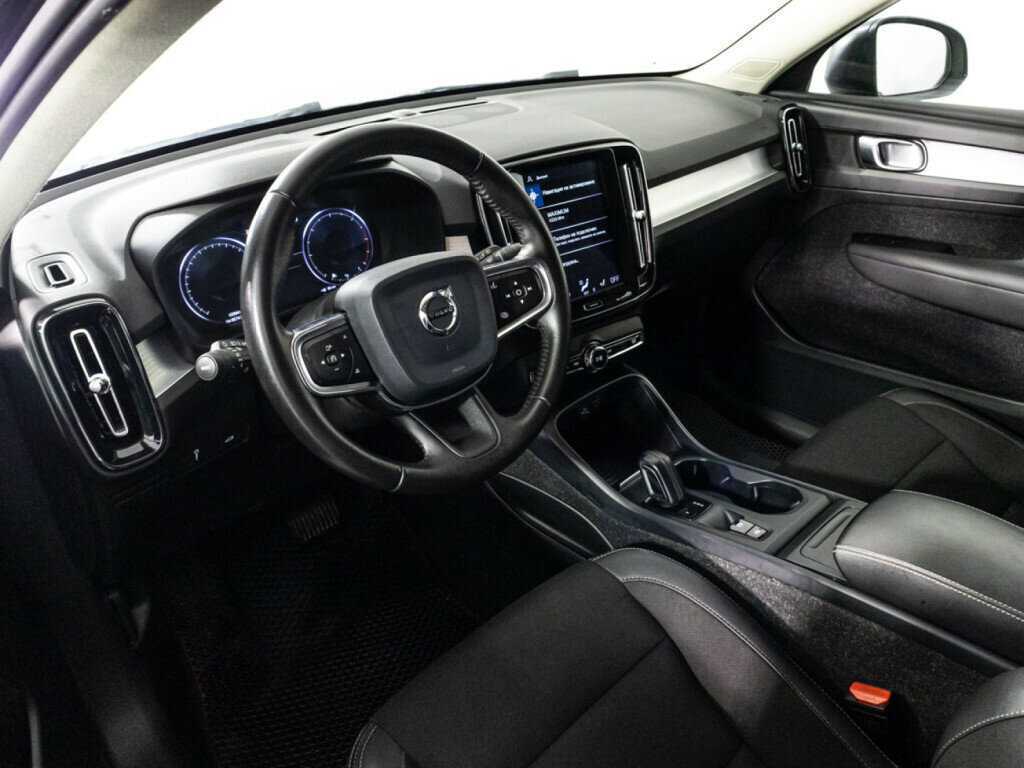 Купить Volvo XC40 с пробегом. Фото: #10