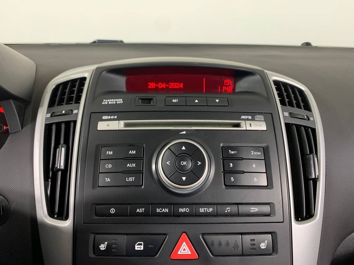 Купить Kia Ceed с пробегом. Фото: #15