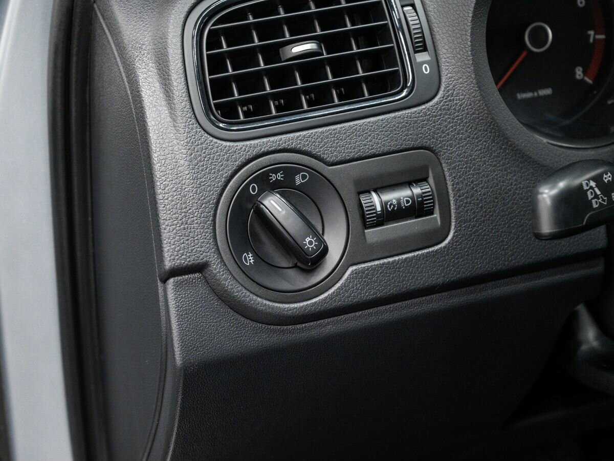 Купить Volkswagen Polo с пробегом. Фото: #15