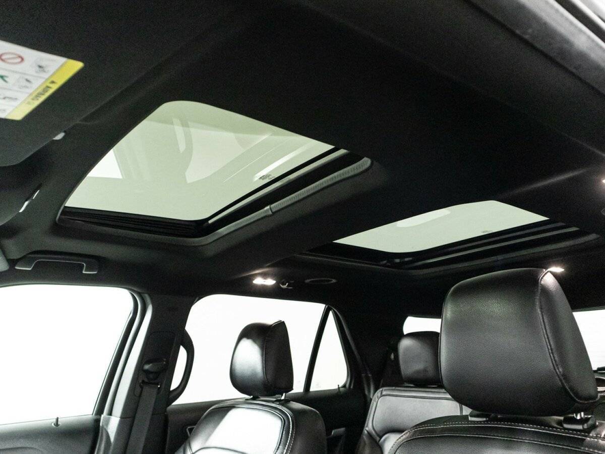 Купить Ford Explorer с пробегом. Фото: #24
