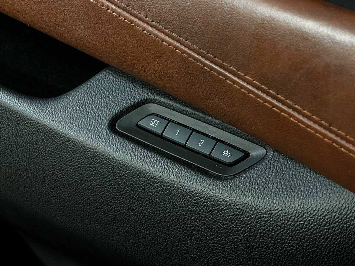Купить Cadillac Escalade с пробегом. Фото: #15