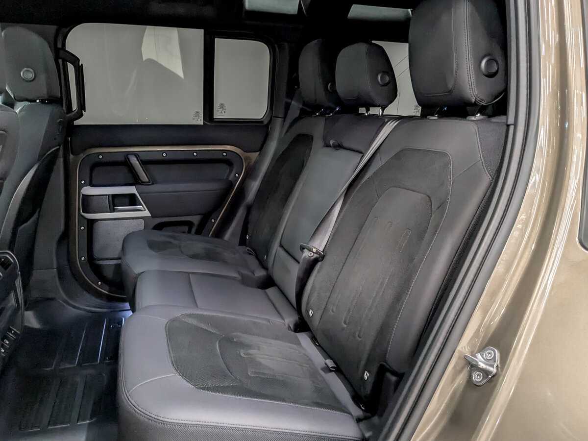 Купить Land Rover Defender с пробегом. Фото: #11
