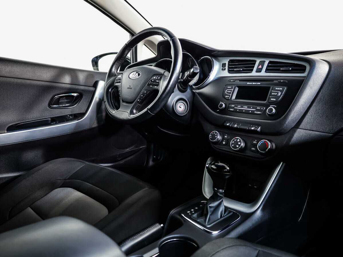 Купить Kia Ceed с пробегом. Фото: #7