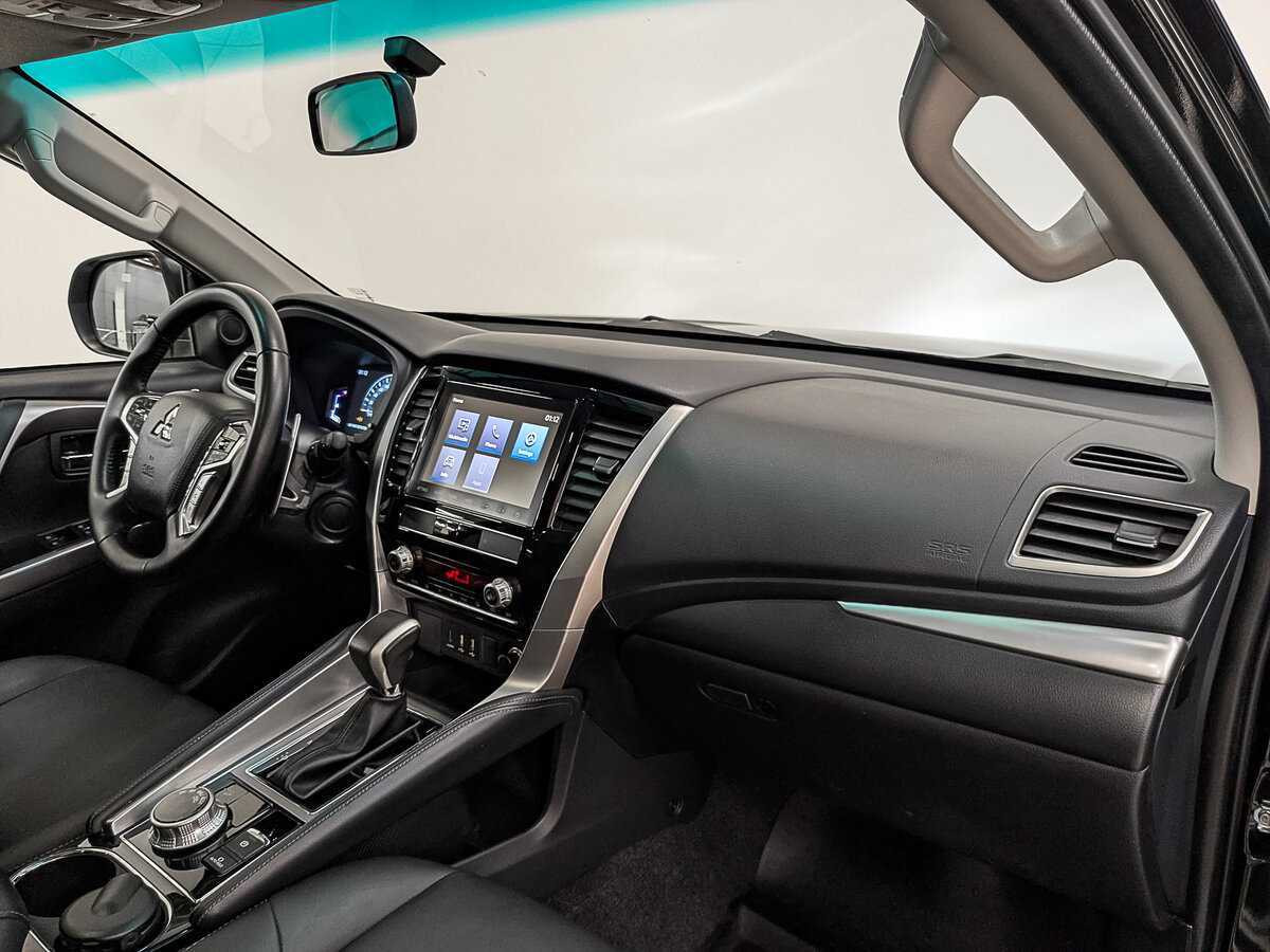 Купить Mitsubishi Montero Sport с пробегом. Фото: #10