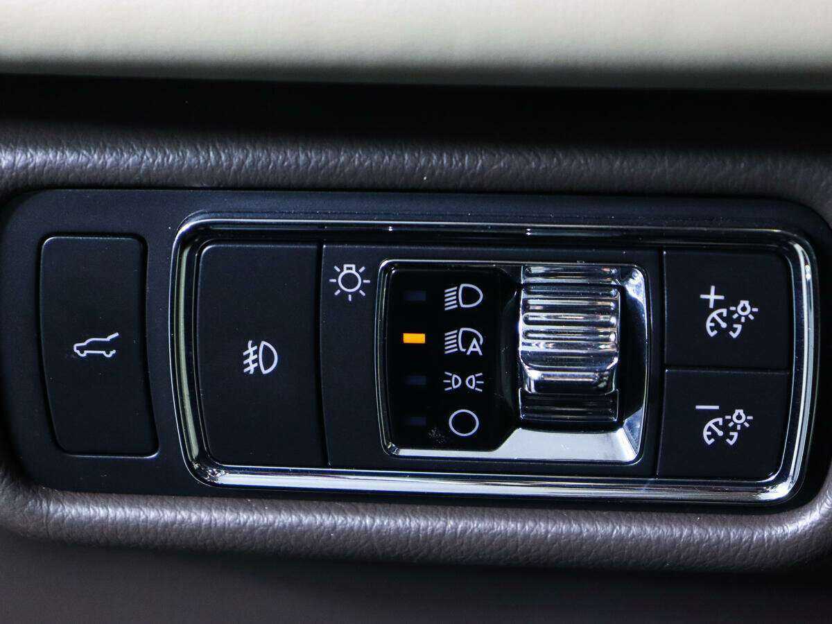 Купить Lincoln Aviator с пробегом. Фото: #24