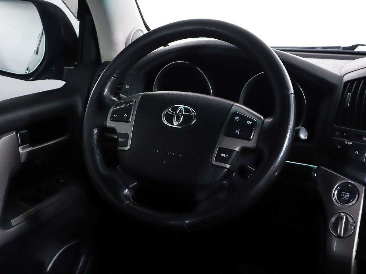 Купить Toyota Land Cruiser с пробегом. Фото: #12