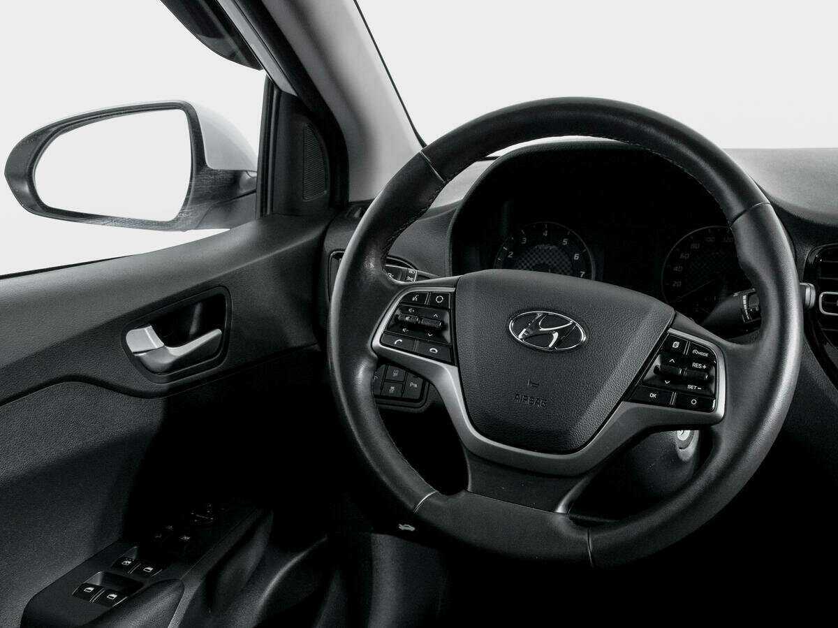 Купить Hyundai Solaris с пробегом. Фото: #12