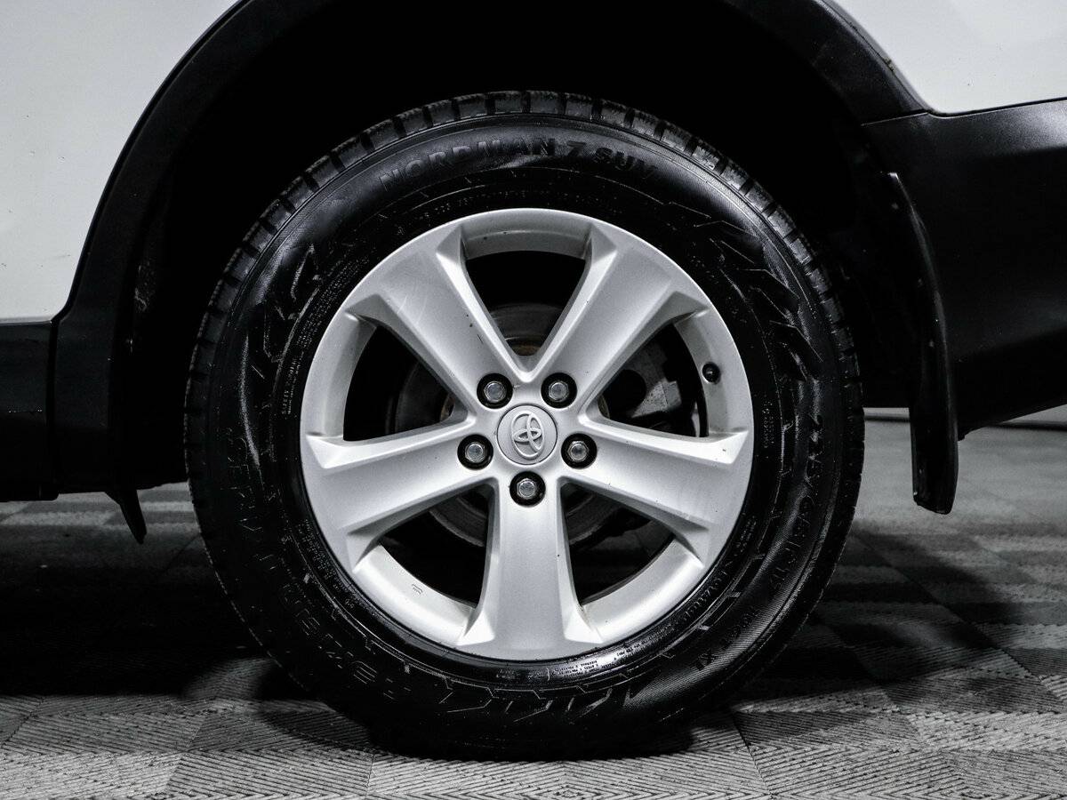Купить Toyota RAV4 с пробегом. Фото: #13