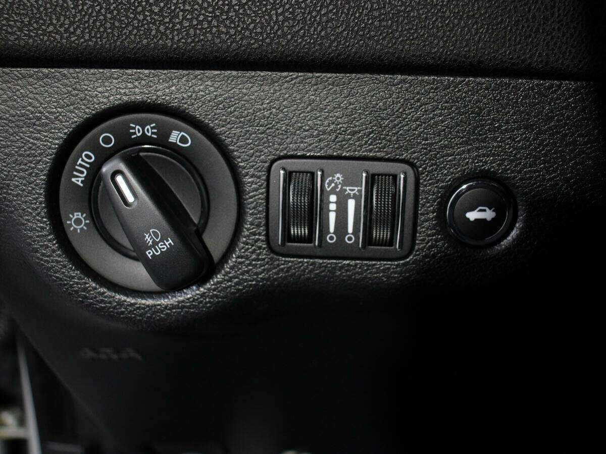 Купить Dodge Charger с пробегом. Фото: #16