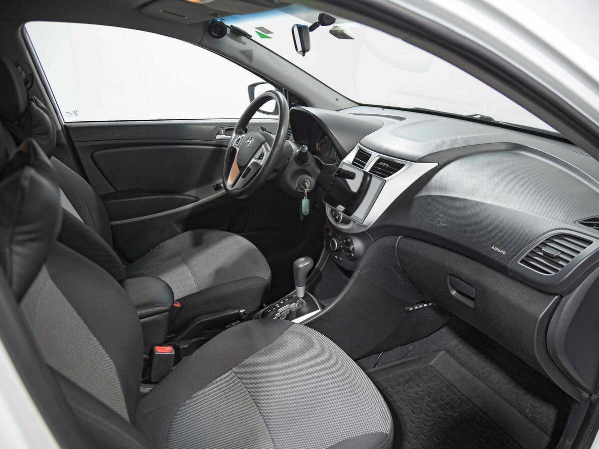 Купить Hyundai Solaris с пробегом. Фото: #13