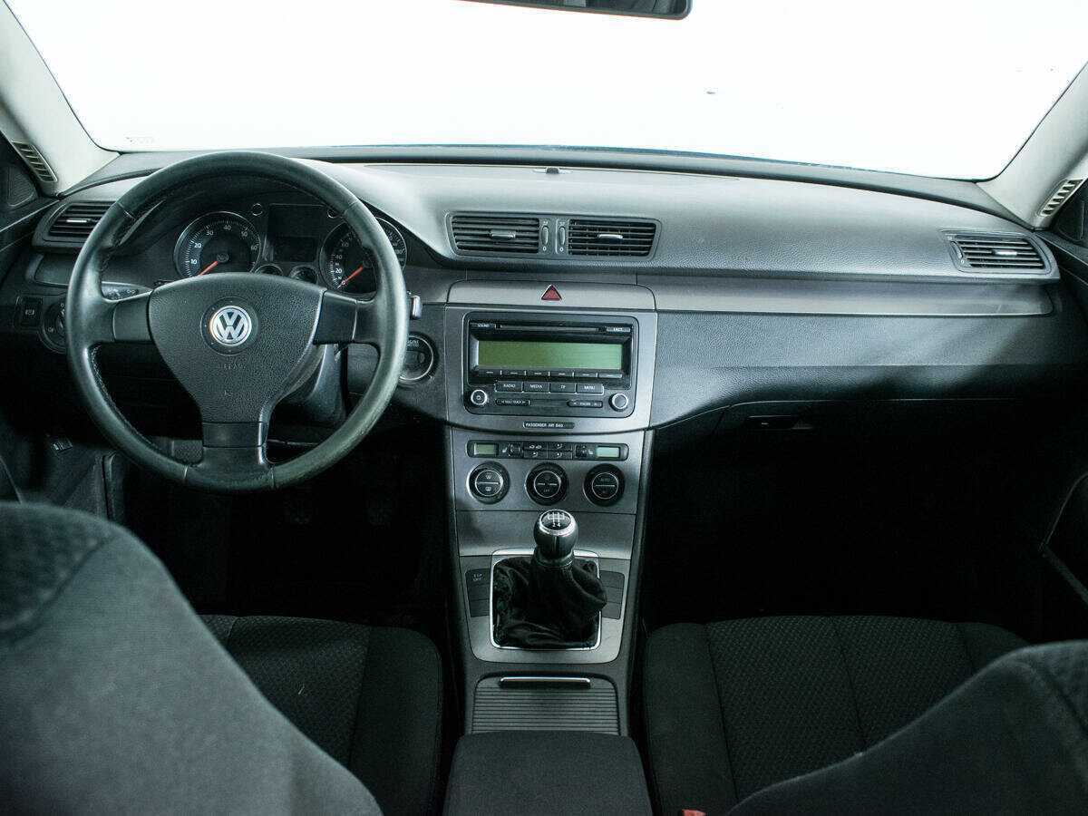 Купить Volkswagen Passat с пробегом. Фото: #11