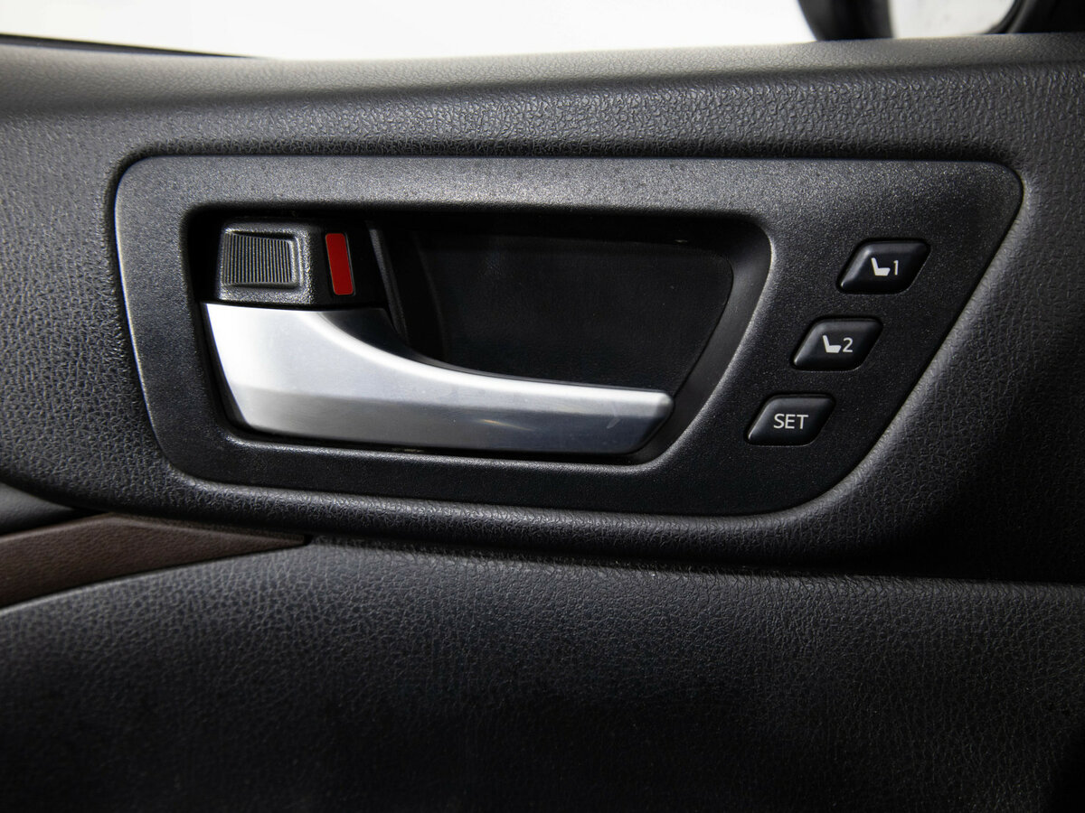 Купить Toyota Highlander с пробегом. Фото: #10