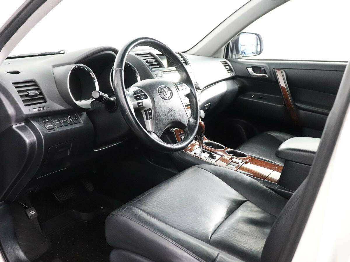 Купить Toyota Highlander с пробегом. Фото: #7