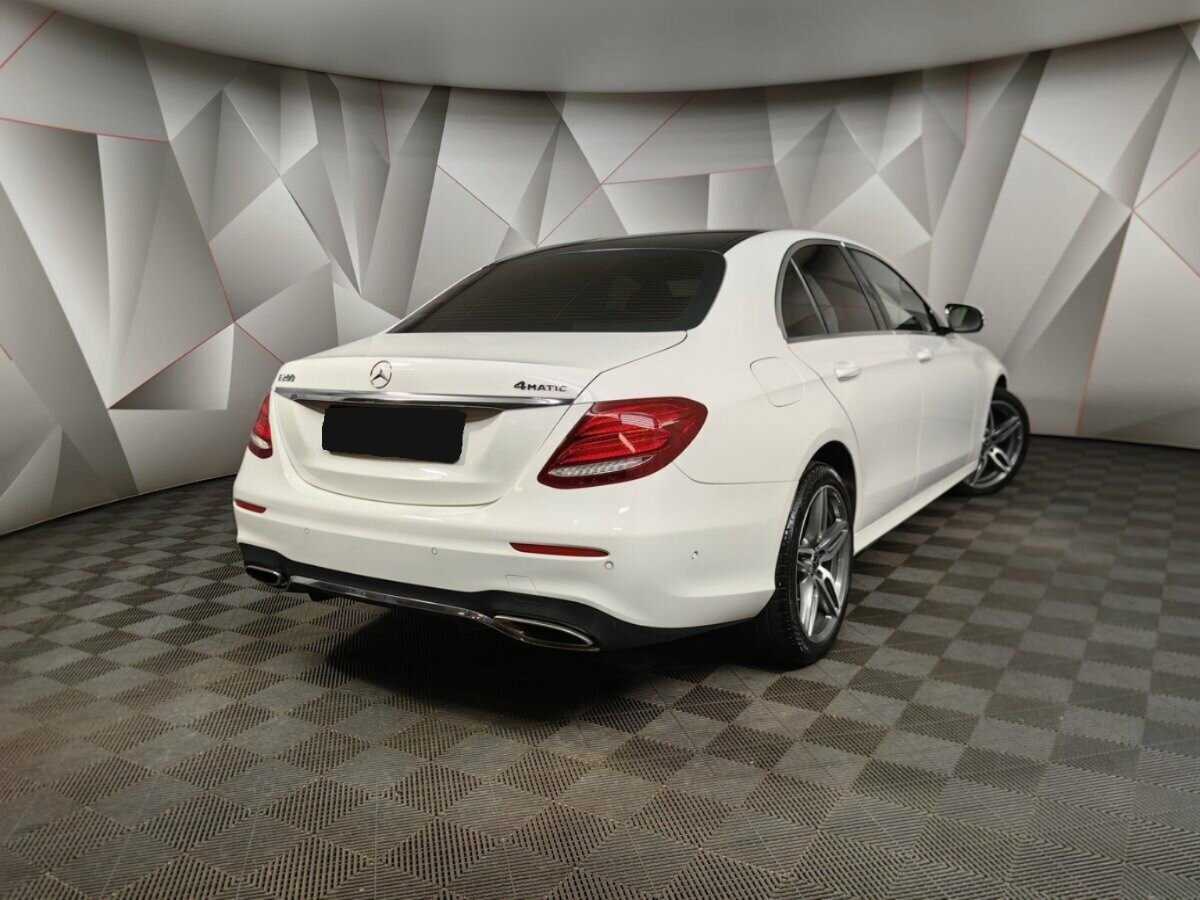 Купить Mercedes-Benz E-Класс с пробегом. Фото: #1