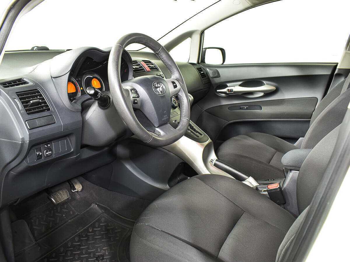 Купить Toyota Auris с пробегом. Фото: #12
