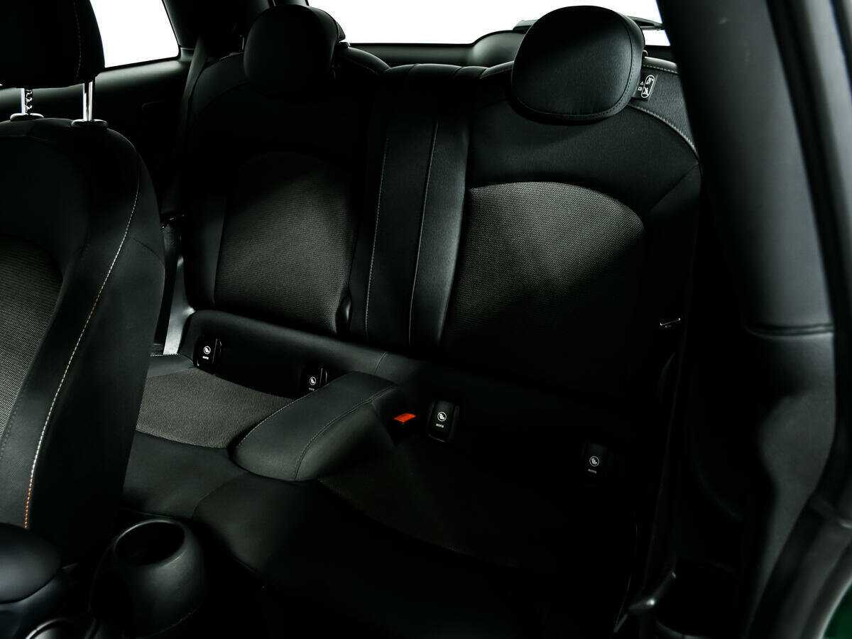 Купить Mini Hatch с пробегом. Фото: #11