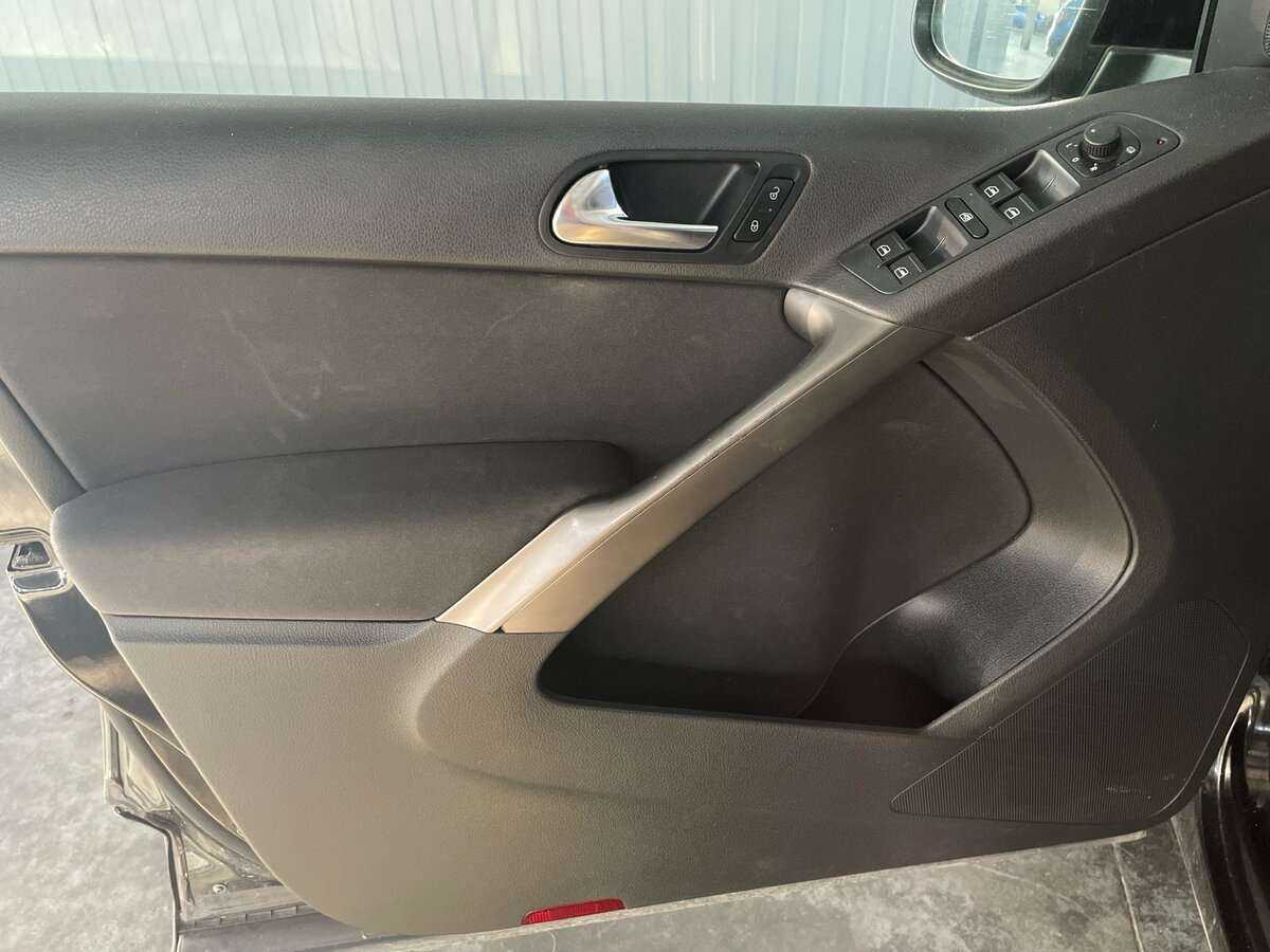 Купить Volkswagen Tiguan с пробегом. Фото: #18