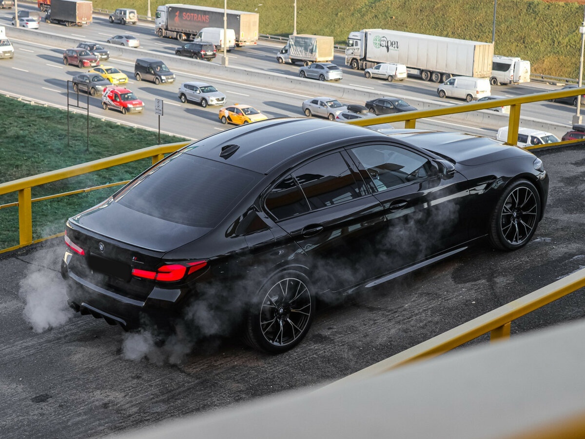 Купить BMW M5 с пробегом. Фото: #4