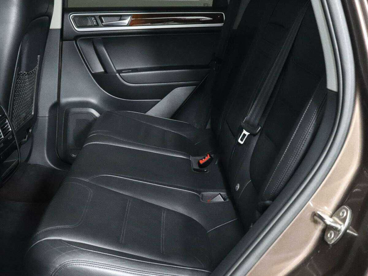 Купить Volkswagen Touareg с пробегом. Фото: #6