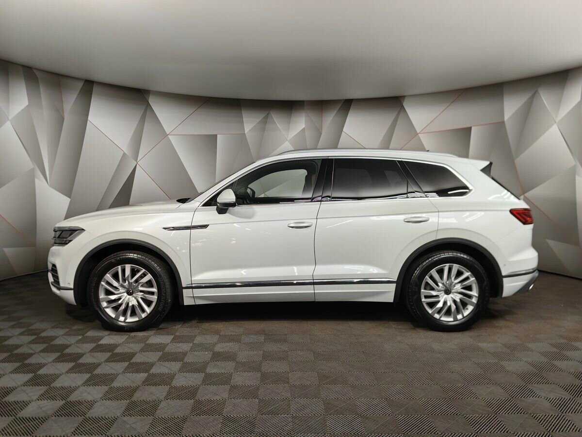 Купить Volkswagen Touareg с пробегом. Фото: #4