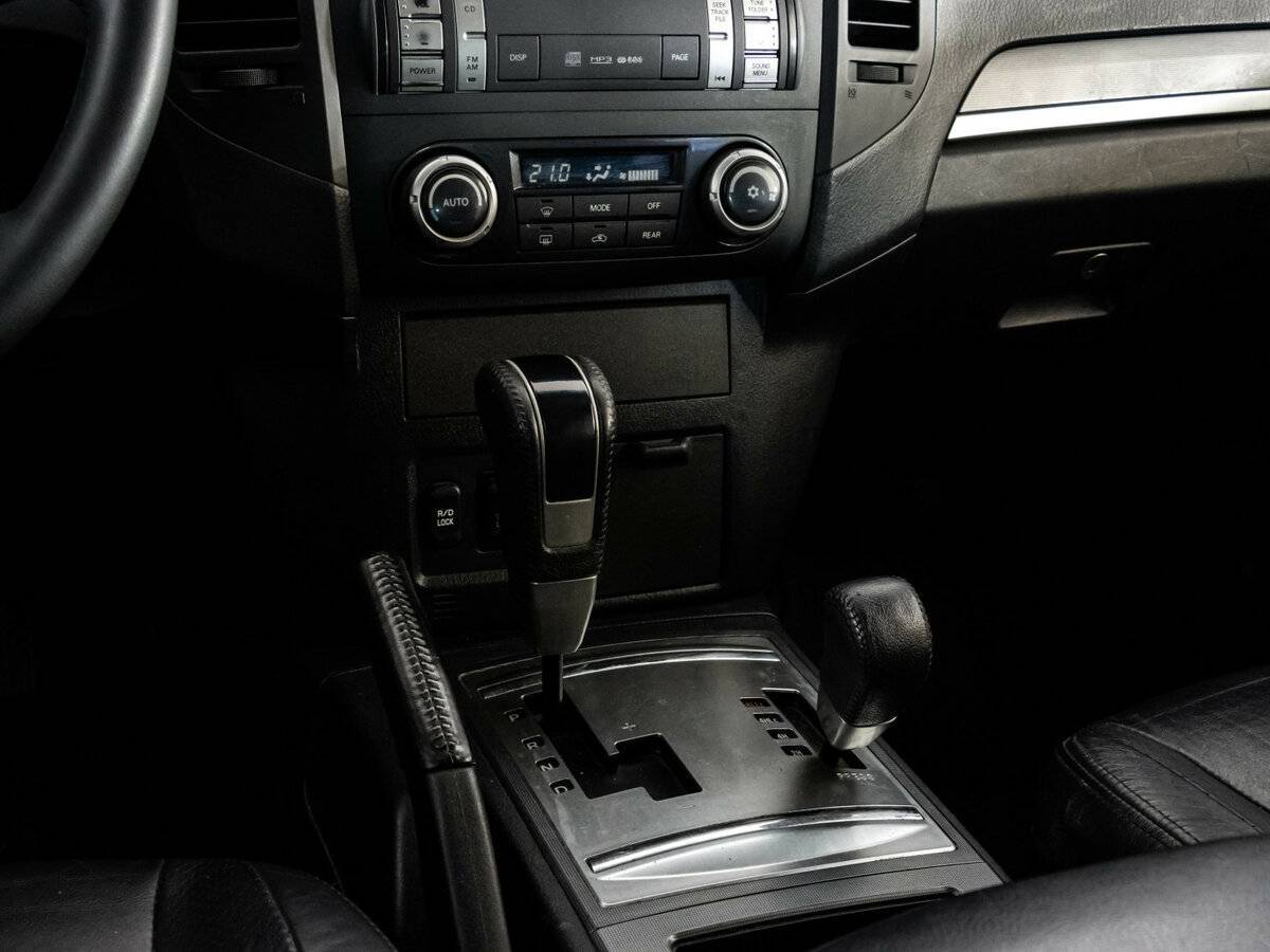 Купить Mitsubishi Pajero с пробегом. Фото: #9