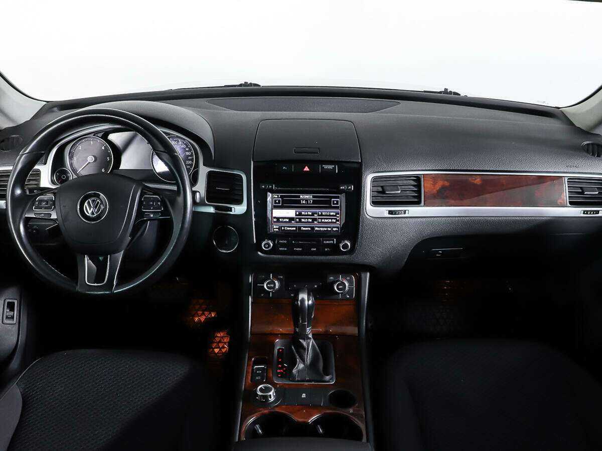 Купить Volkswagen Touareg с пробегом. Фото: #10