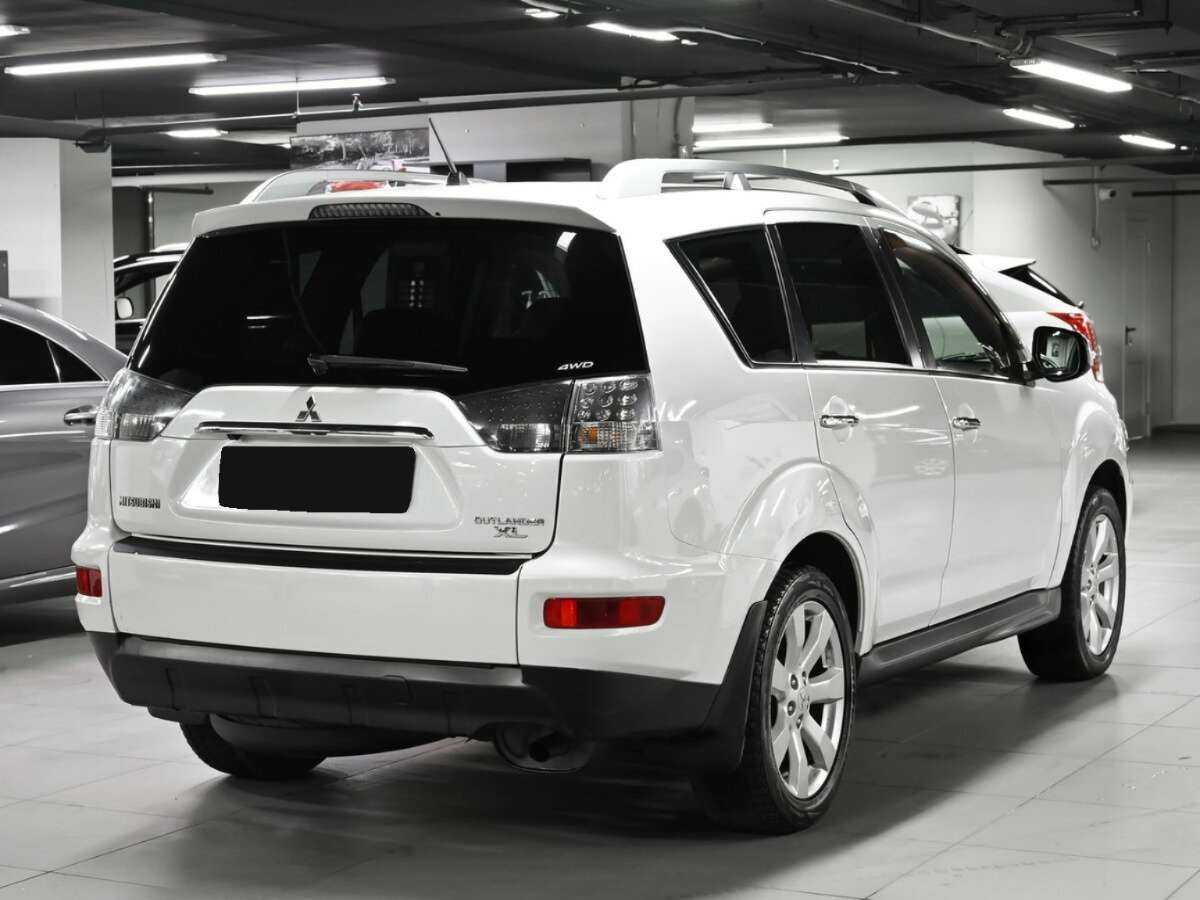 Купить Mitsubishi Outlander с пробегом. Фото: #1