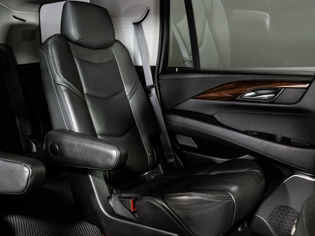 Купить Cadillac Escalade с пробегом. Фото: #19