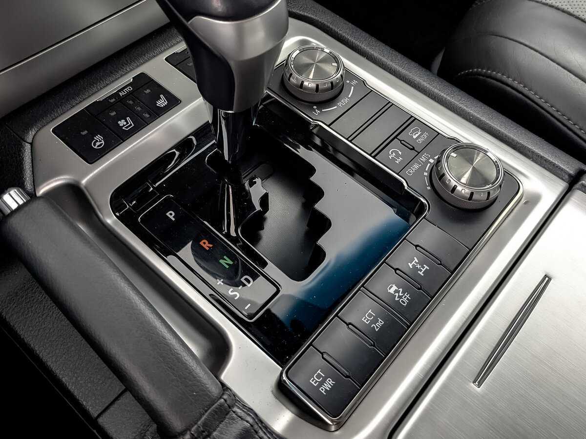 Купить Toyota Land Cruiser с пробегом. Фото: #28