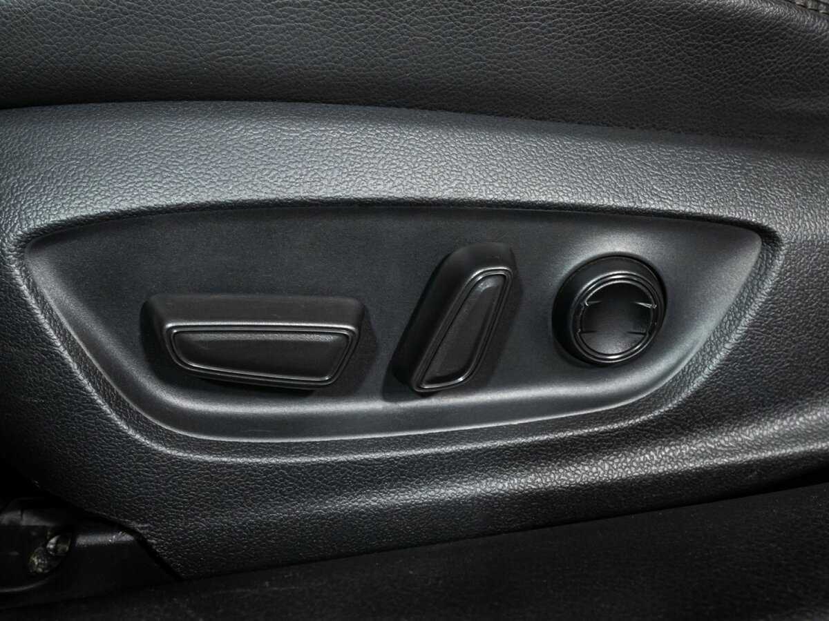 Купить Toyota Camry с пробегом. Фото: #18