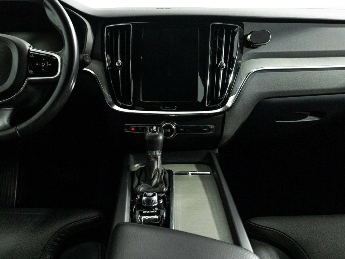 Купить Volvo V60 Cross Country с пробегом. Фото: #13