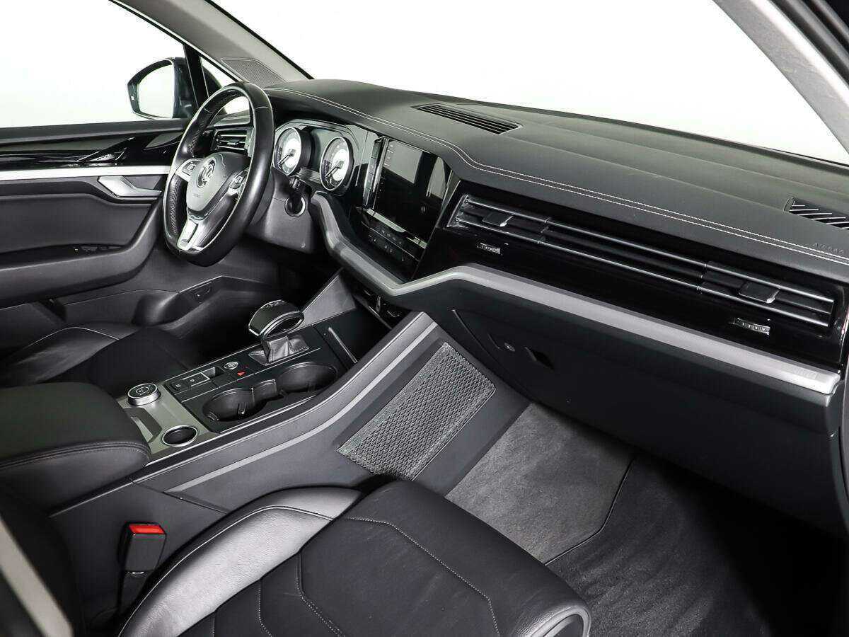 Купить Volkswagen Touareg с пробегом. Фото: #10